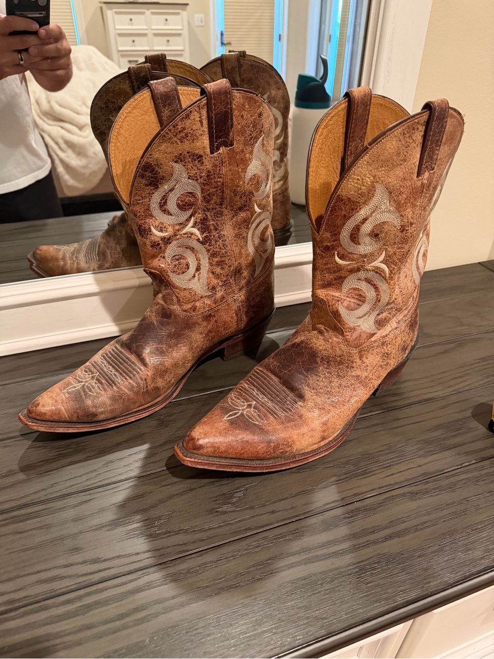 Justin Boots Brown Leather Western Cowboy Boots with Cream Stitching